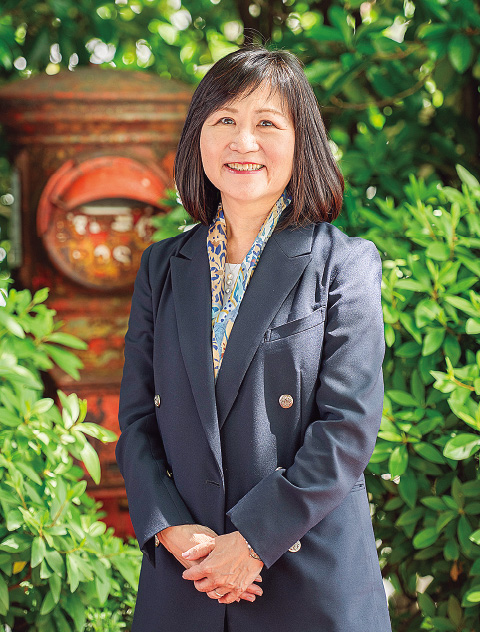 西川 史子  校長