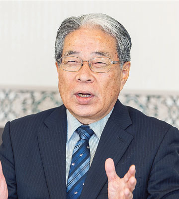 広尾学園中学校・高等学校 校長 南風原 朝和