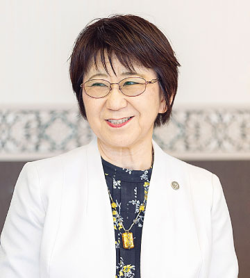恵泉女学園中学・高等学校 校長 本山 早苗