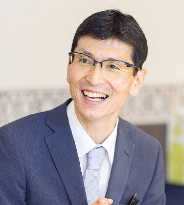 光塩女子学院中等科・高等科 校長 烏田 信二