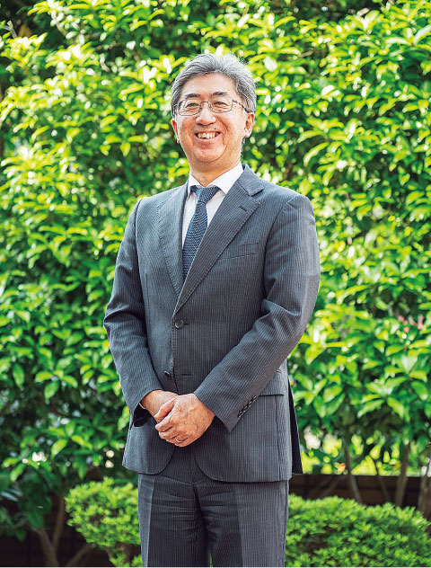 横尾 康治  校長