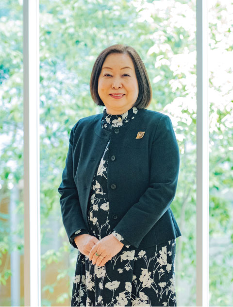 善本 久子  校長