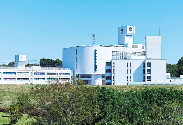 江戸川学園取手中・高等学校 外観