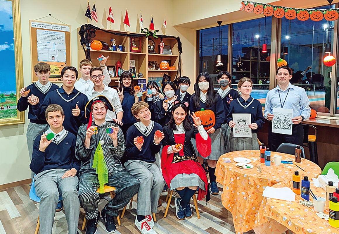 留学生と一緒に開催したハロウィンパーティー。世界各国からの留学生との交流が日常的に行われている