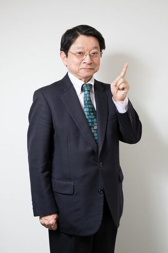 片山善博先生／１９５１年、岡山県生まれ。東京大学法学部卒業。９９～２００７年に鳥取県知事、１０年からは総務大臣も務めた。６人の子育て経験者としてベスト・ファーザー賞受賞歴も
