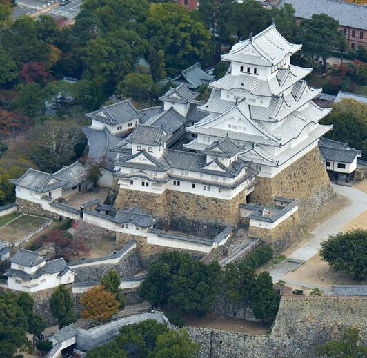 別名、「白鷺城」。石垣の中には秘密の地下室がある　（ｃ）朝日新聞社