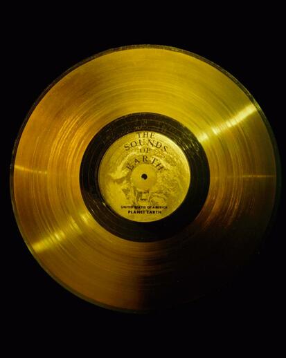 ボイジャーに積まれたディスク。金メッキされた銅製（写真提供：NASA／JPL）