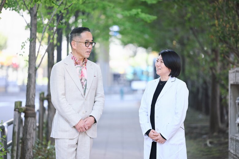 高濱正伸先生(写真左)、さわ先生(同右) 撮影:佐藤創紀(写真映像部)