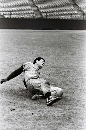 69年にプロ野球のロッテに入団した飯島秀雄選手（ｃ）朝日新聞社