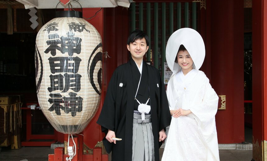 清水さん・松尾さんの結婚式の記念写真(提供)